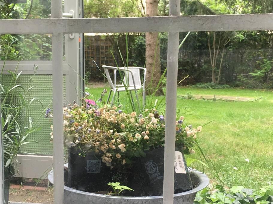 Apartamento Ground Floor In In Charlottenburg Garden View Berlim