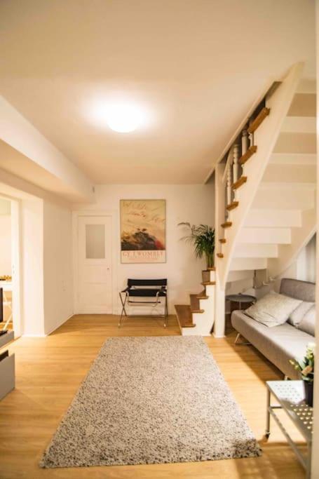 Ground Floor In In Charlottenburg Garden View